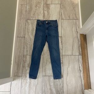 Skinny high waisted jeans